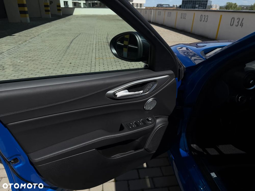 Alfa Romeo Giulia 2.0 Turbo Veloce Q4 - 24