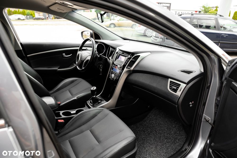 Hyundai i30 1.6 Trend - 23