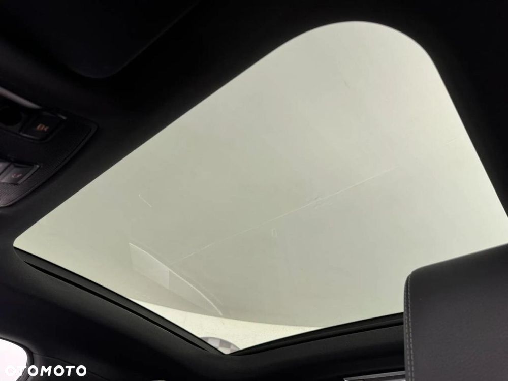 Mercedes-Benz CLA 250 4Matic 7G-DCT - 16