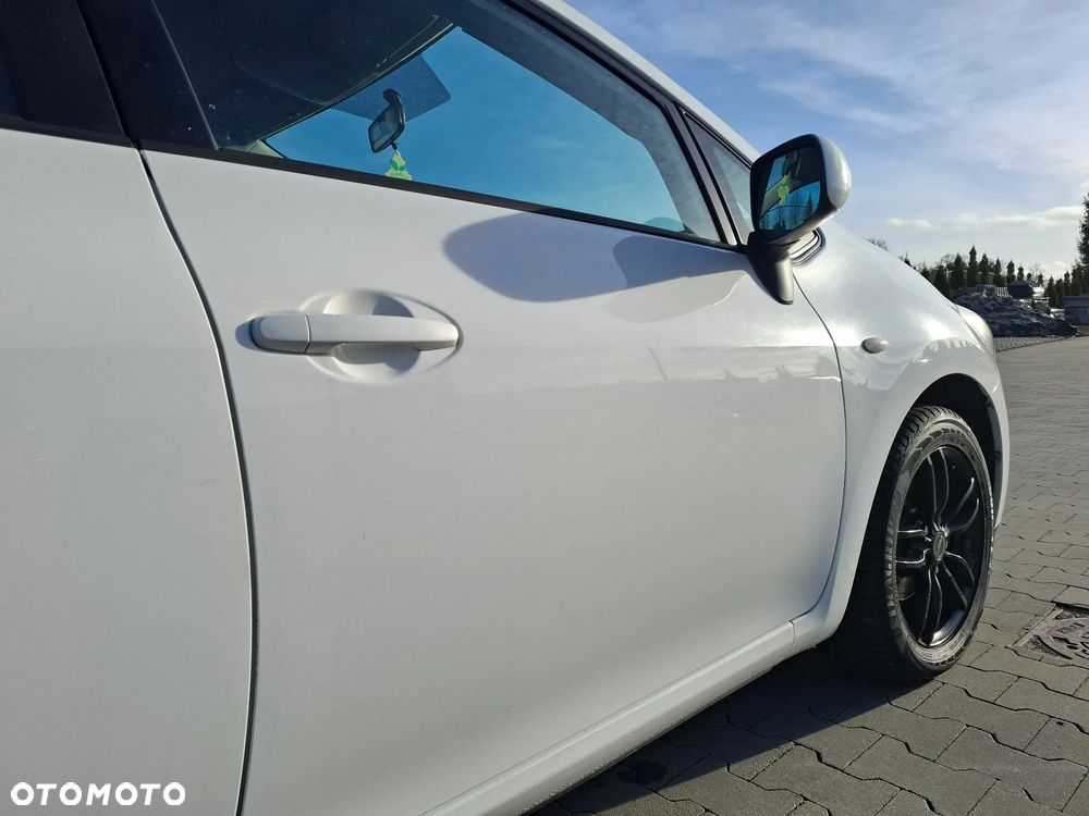 Toyota Auris 1.33 VVT-i - 12