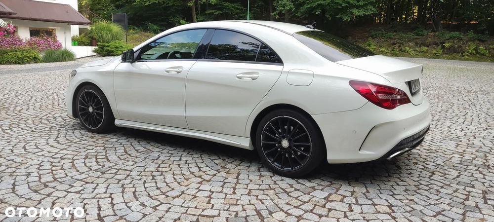 Mercedes-Benz CLA 180 AMG Line - 25