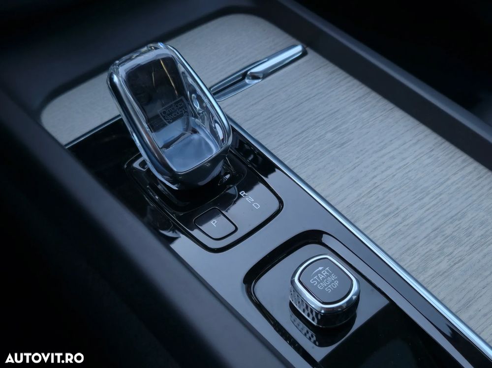 Volvo XC 60 T6 AWD Recharge Geartronic Inscription Expression - 23