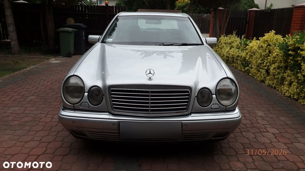 Mercedes-Benz Klasa E 300 TD Avantgarde - 1