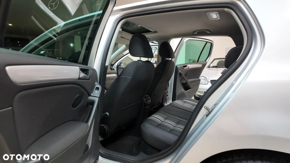 Volkswagen Golf 2.0 TDI DPF BlueMotion Technology DSG MATCH - 29