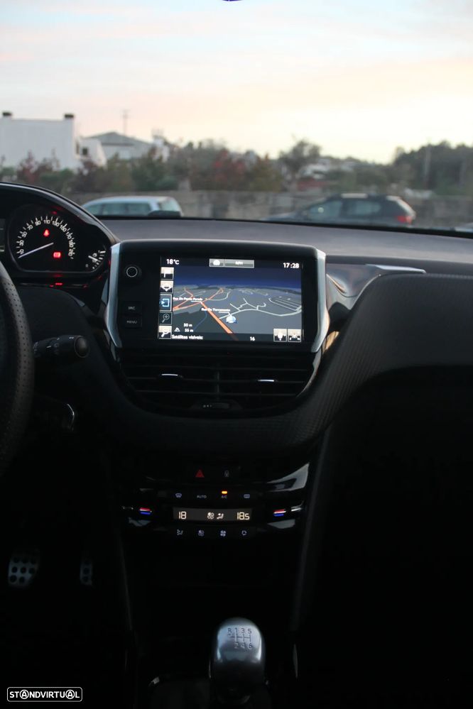 Peugeot 2008 PureTech 130 Stop&Start Crossway - 11