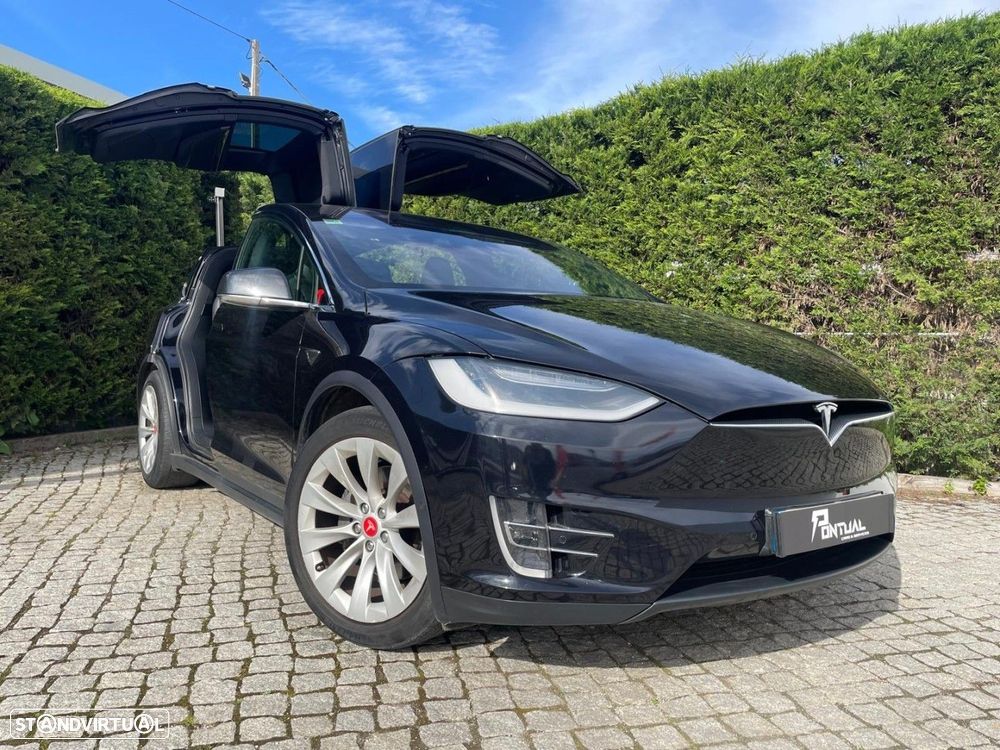Tesla Model X - 2