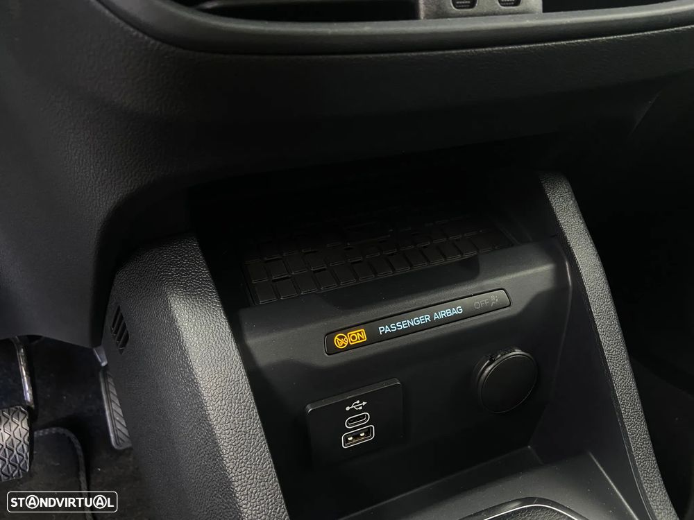 Ford Tourneo Courier 1.0 EcoBoost Titanium - 25