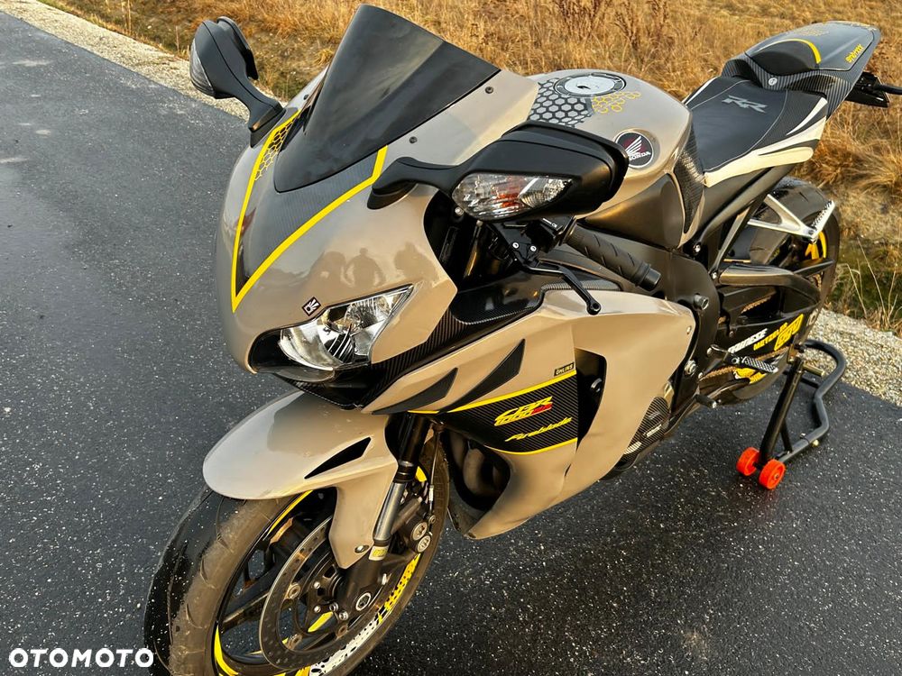 Honda CBR - 3