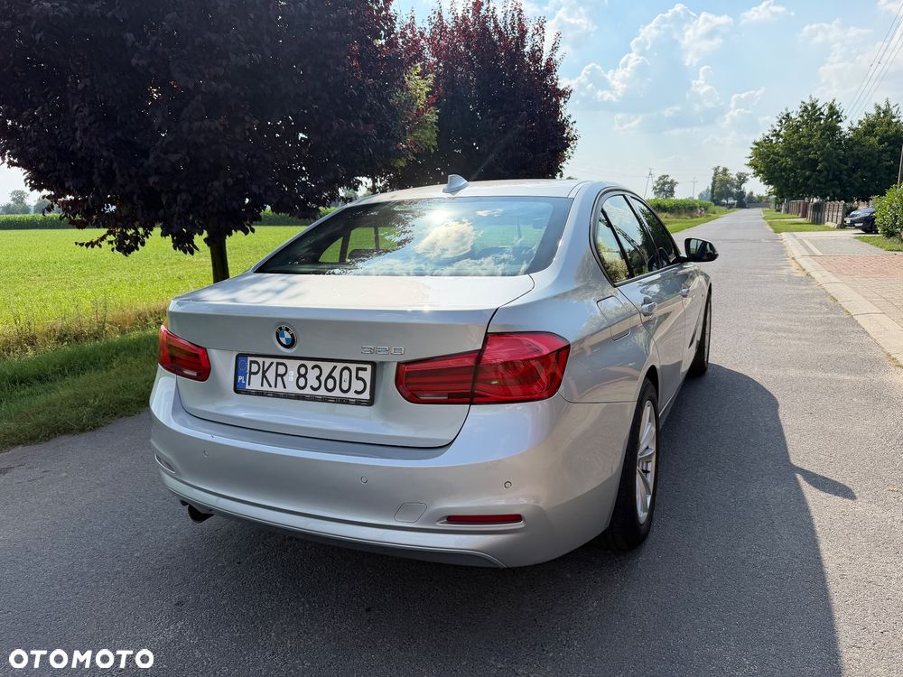BMW Seria 3 318d Sport Line - 10