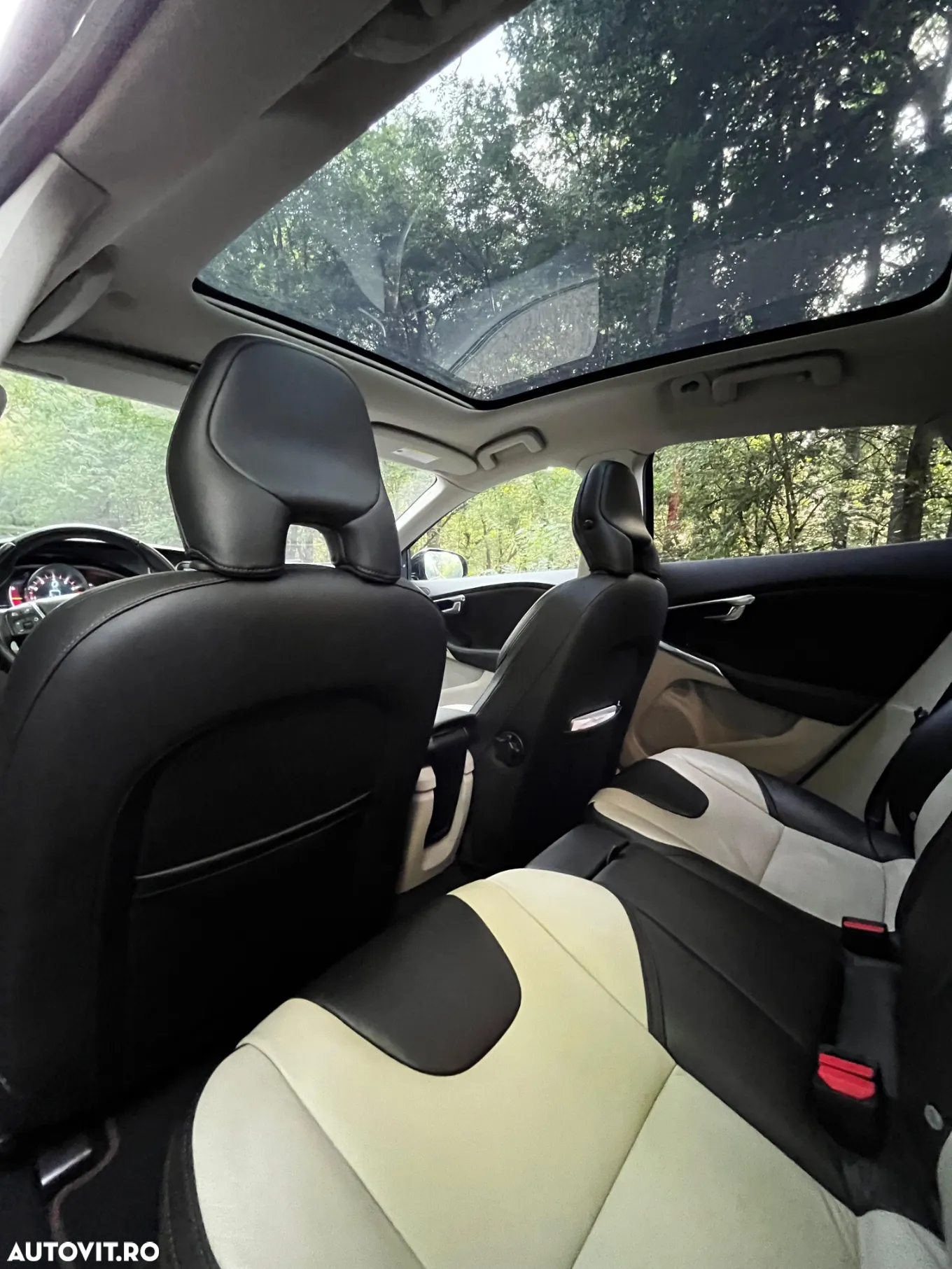 Volvo V40 Cross Country T5 AWD Geartronic Momentum - 27