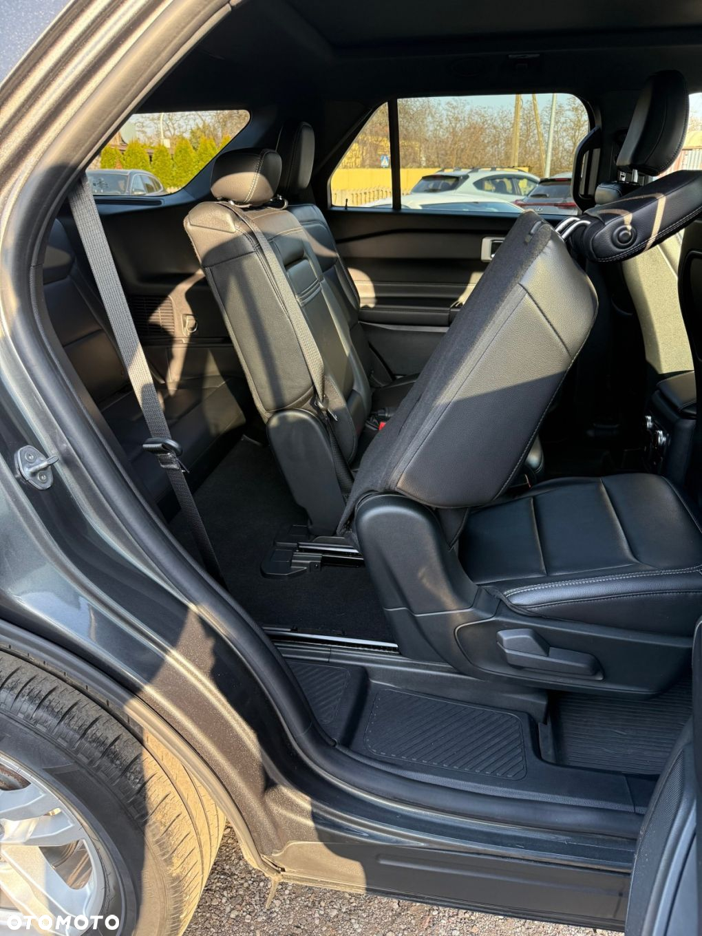 Ford Explorer - 40