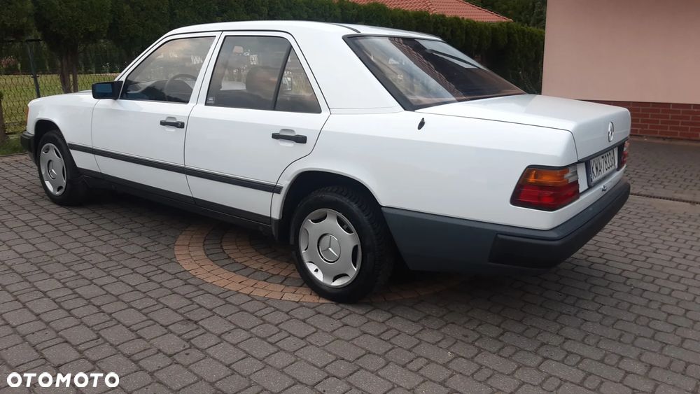 Mercedes-Benz W124 (1984-1993) - 28