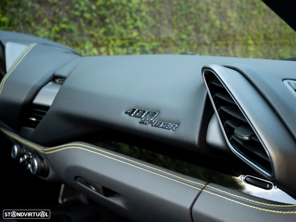 Ferrari 488 GTB Spider - 42