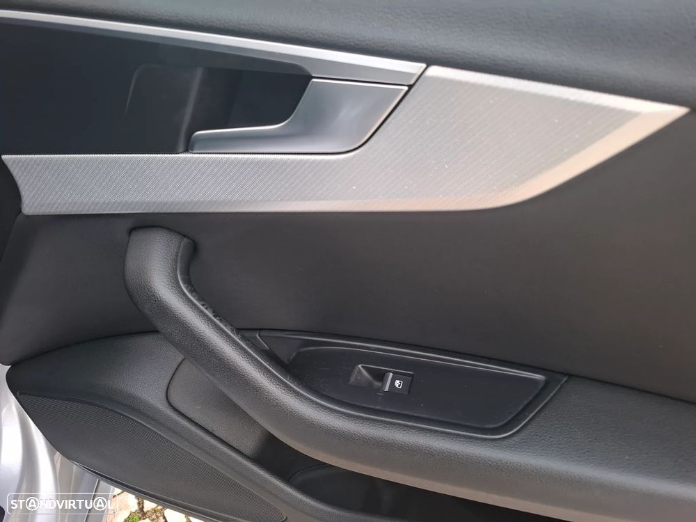 Audi A4 Avant 2.0 TDI S-line - 44