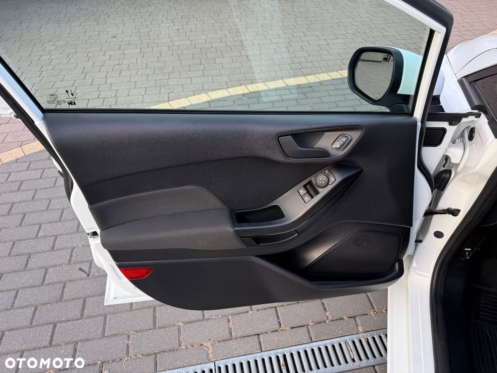Ford Fiesta 1.1 Titanium - 24