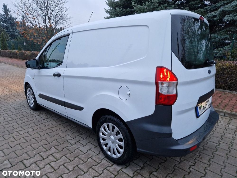 Ford Transit Courier - 8