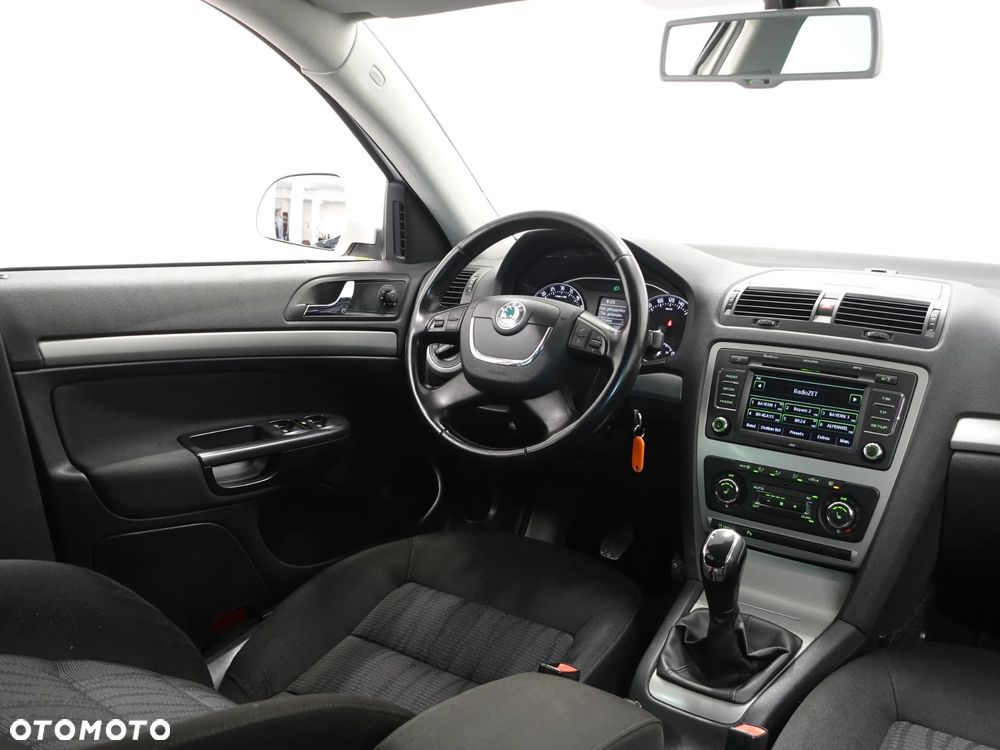 Skoda Octavia 1.6 TDI DPF Elegance - 29