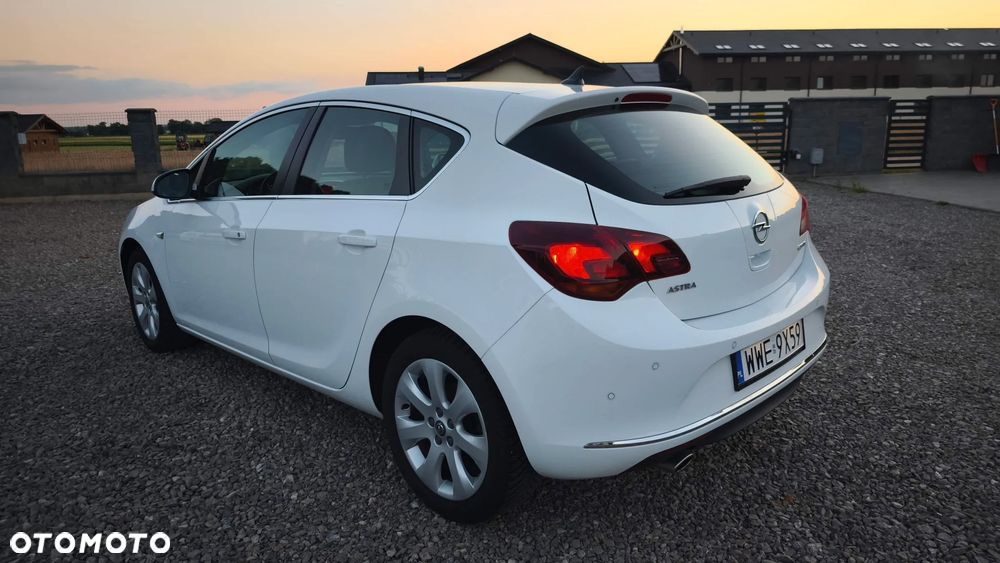 Opel Astra 1.4 T Cosmo S&S - 4