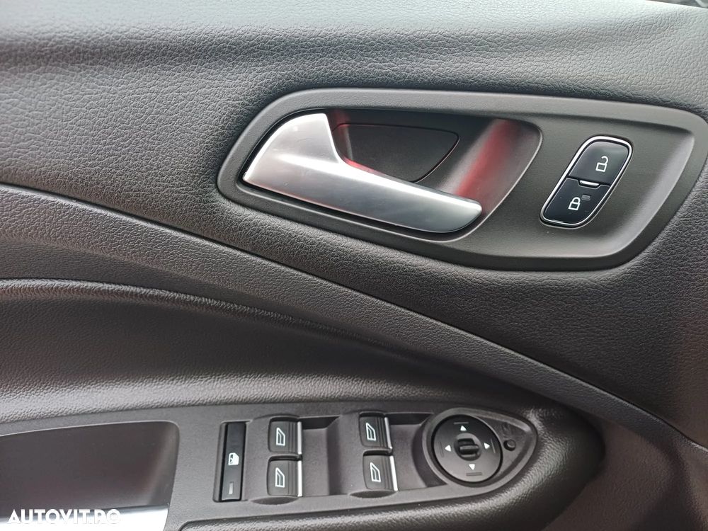 Ford Kuga 2.0 TDCi 4WD Powershift Titanium - 12