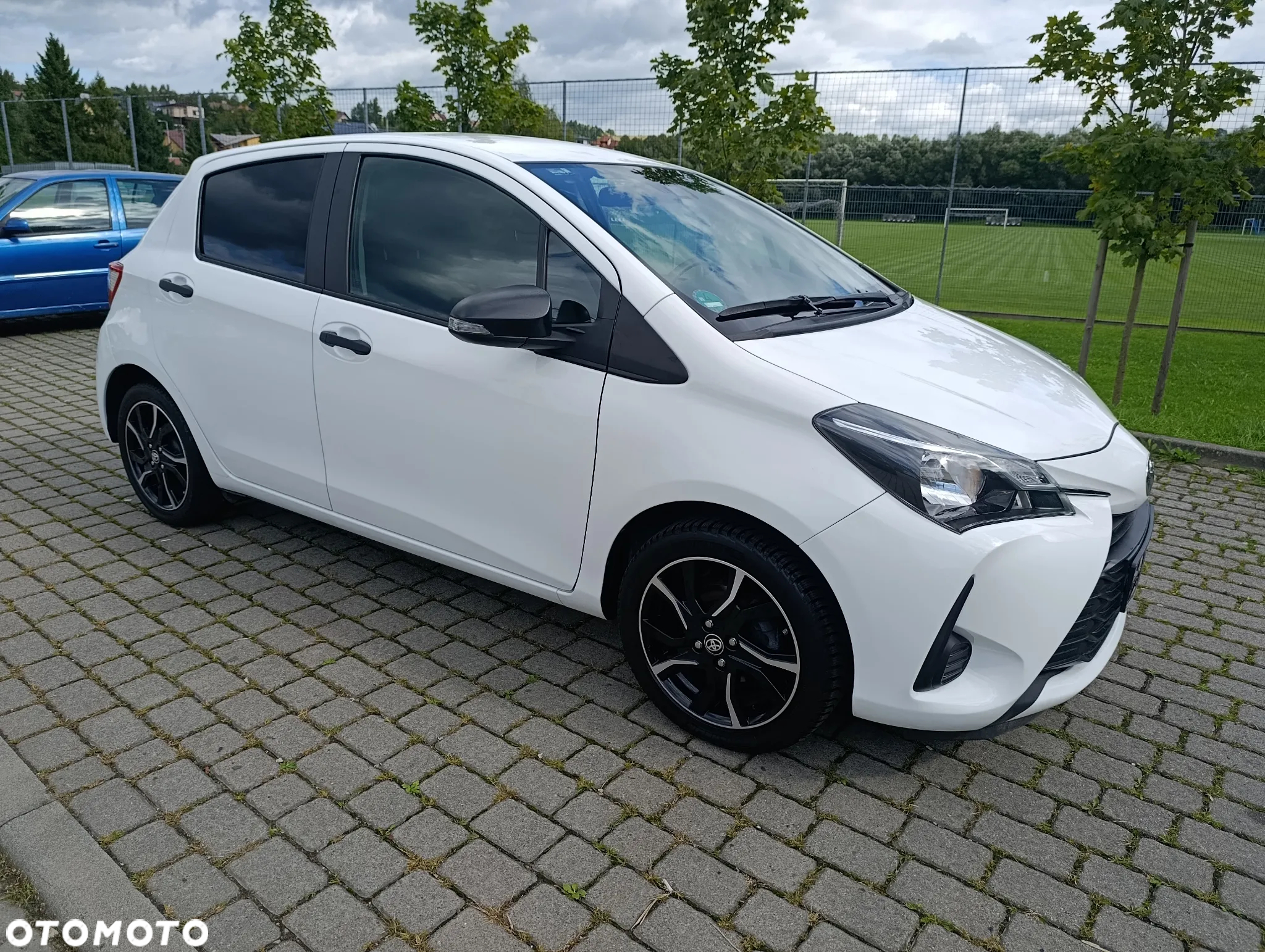 Toyota Yaris 1.0 Premium - 6