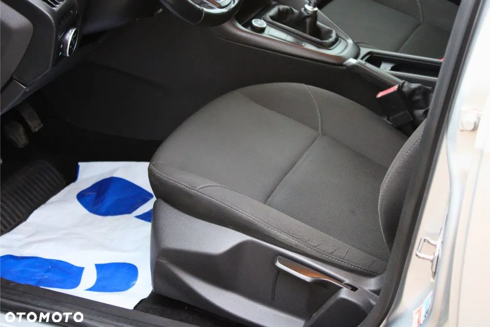 Ford Focus 1.6 TDCi DPF Ambiente - 14