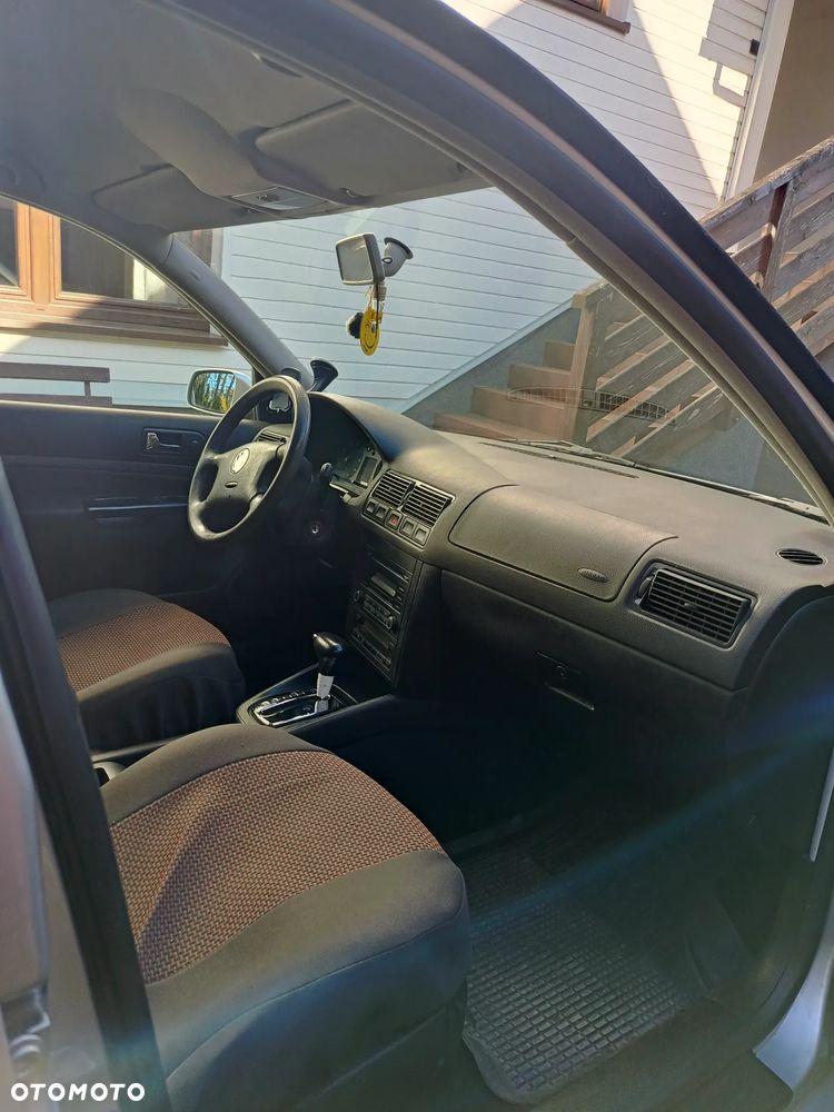 Volkswagen Golf 1.6 Automatik Edition - 6