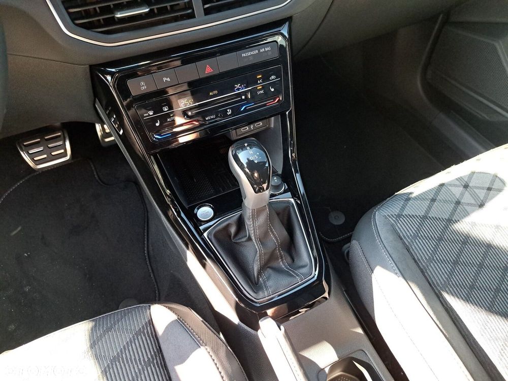 Volkswagen T-Cross 1.0 TSI R-Line Plus DSG - 24