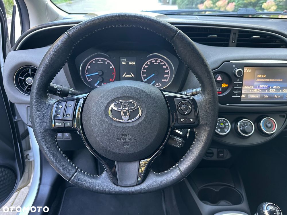 Toyota Yaris 1.5 Premium - 17