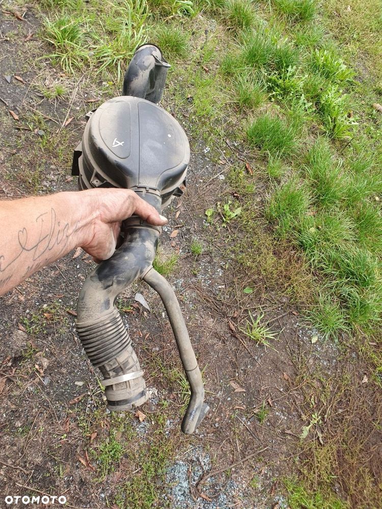 obudowa filtra powietrza Renault Megane 1 I 97r sedan 1.6 B 90kM przed FL - 4