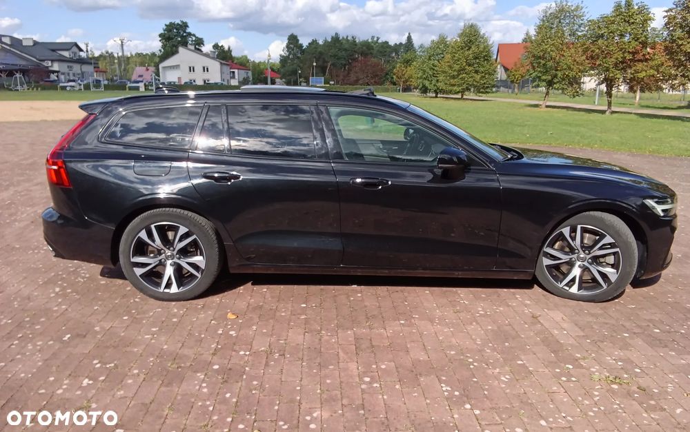 Volvo V60 B5 B R-Design - 11