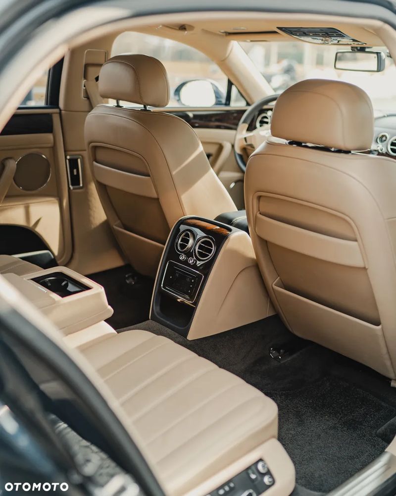 Bentley Flying Spur V8 - 18
