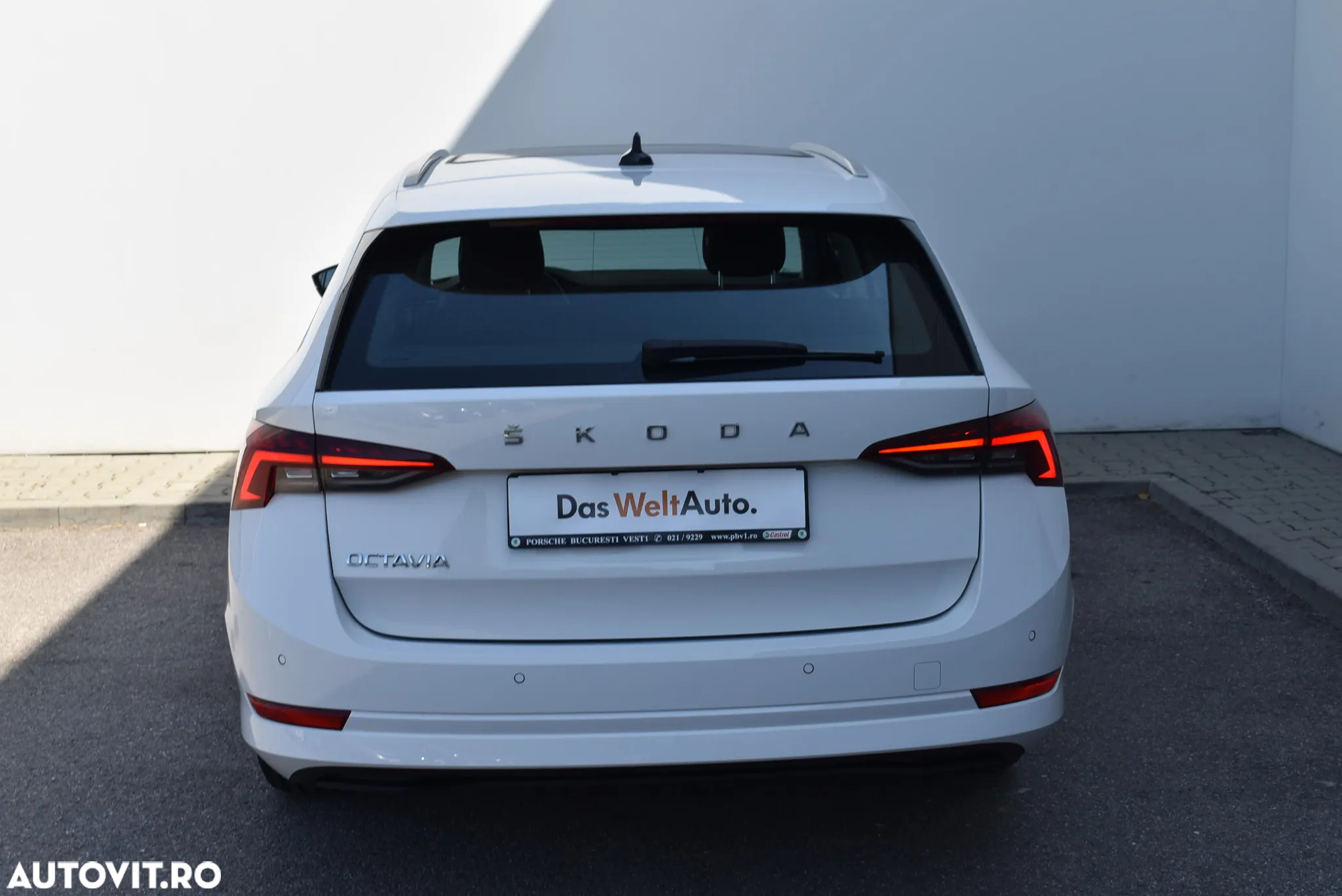 Skoda Octavia Combi 2.0 TDI DSG Style - 6
