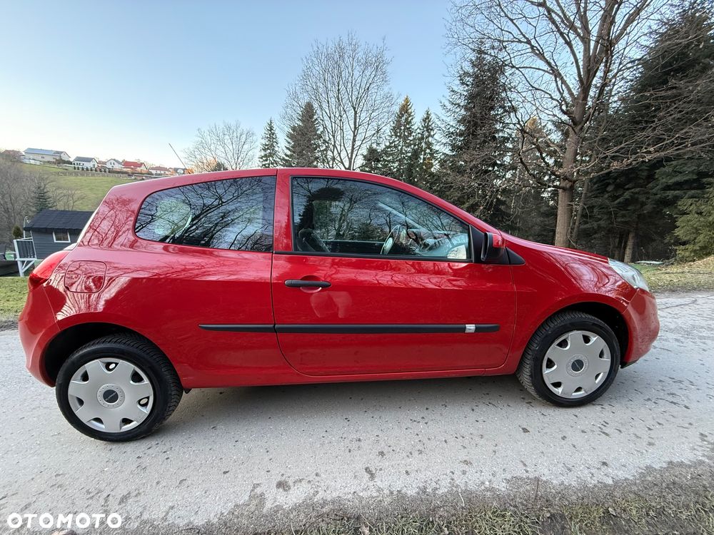 Renault Clio 1.2 16V Authentique - 4