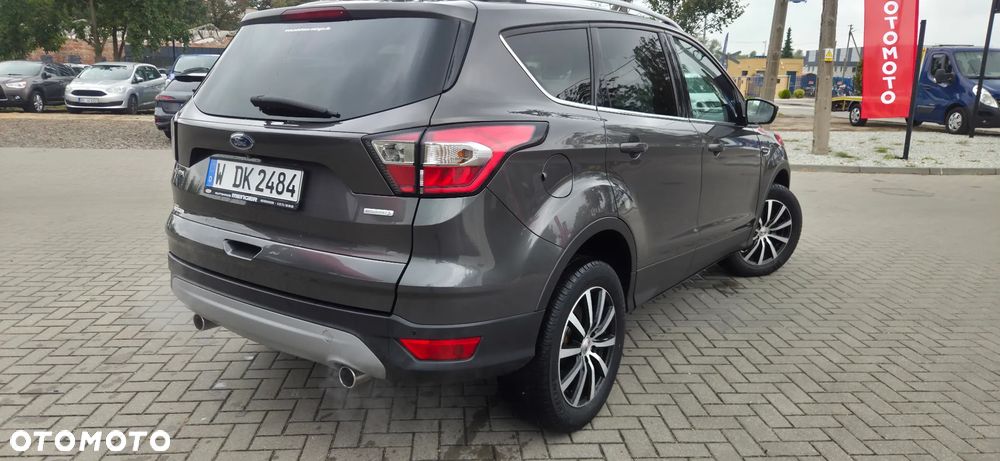 Ford Kuga 1.5 EcoBoost 2x4 Titanium - 16