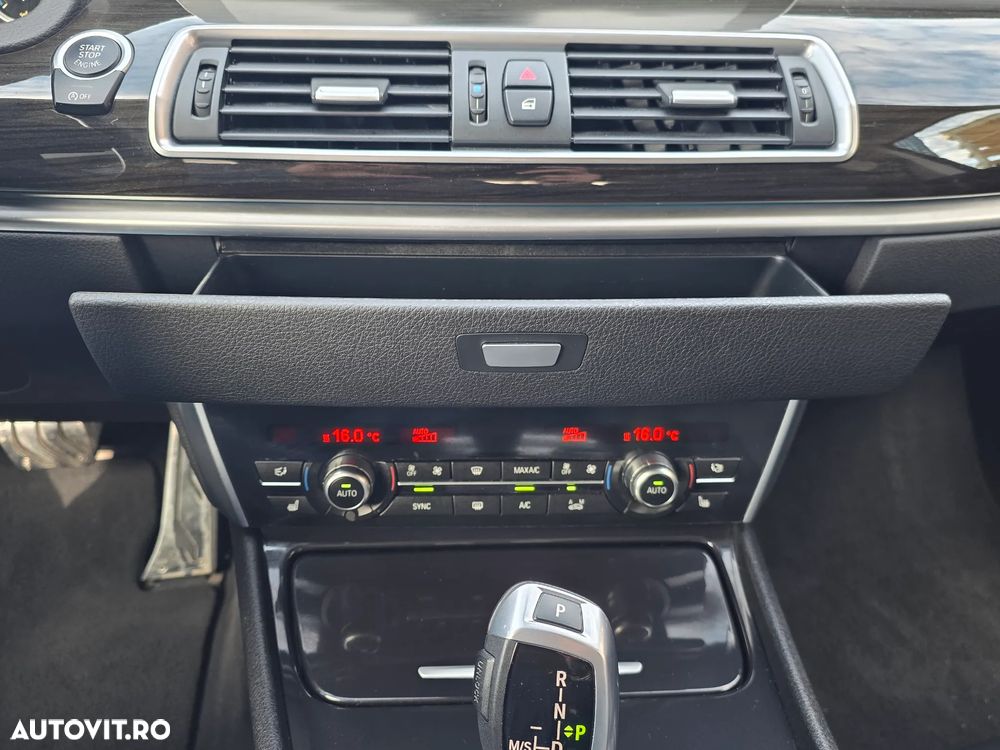 BMW Seria 5 520d Aut. Luxury Line - 29