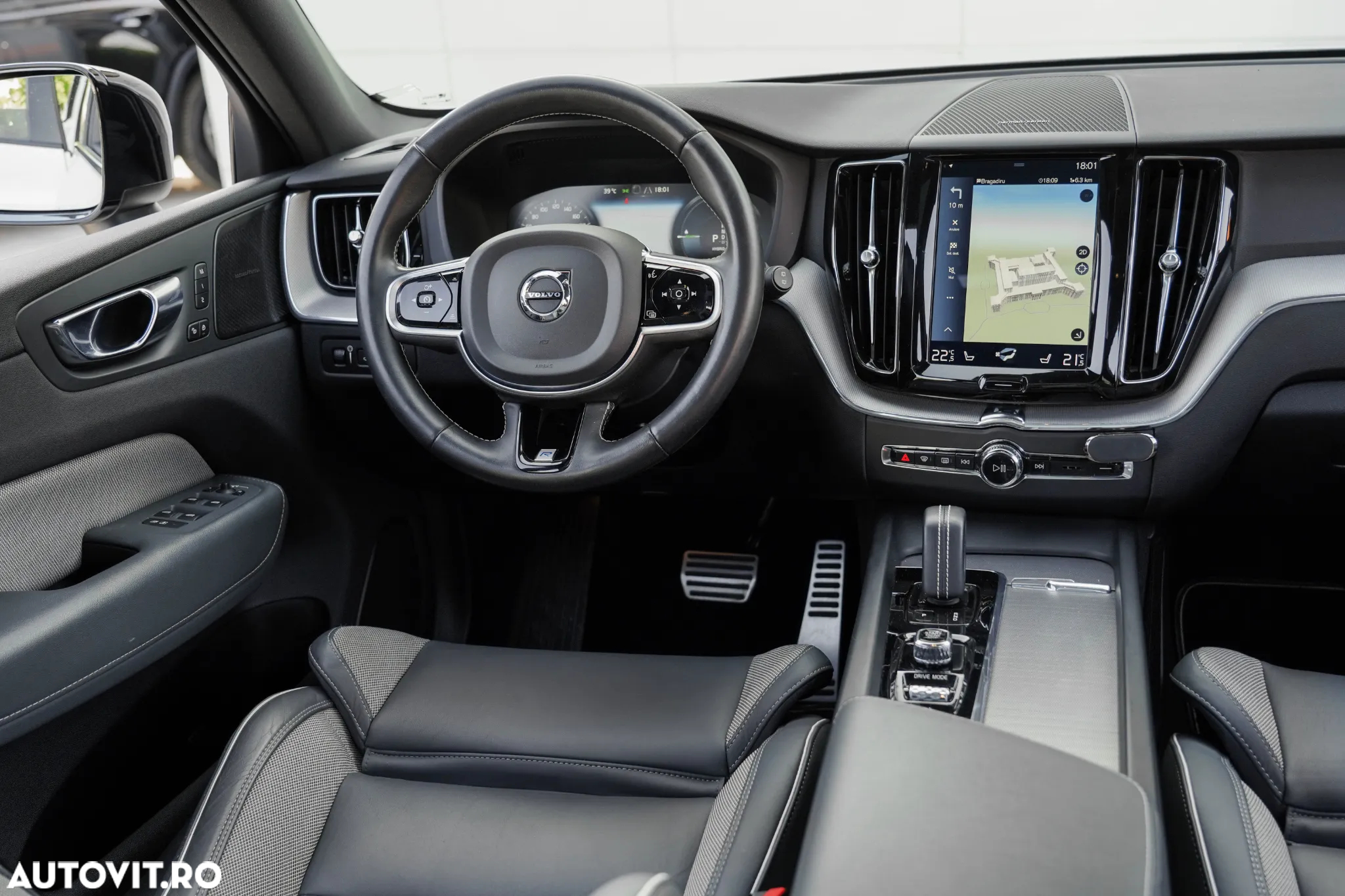 Volvo XC 60 T8 AWD Recharge Geartronic RDesign - 6