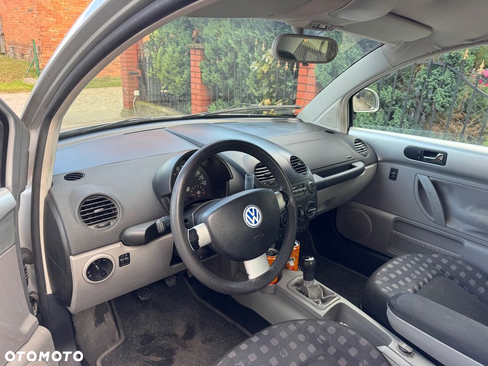 Volkswagen New Beetle - 7