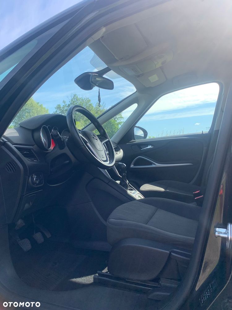 Opel Zafira - 9