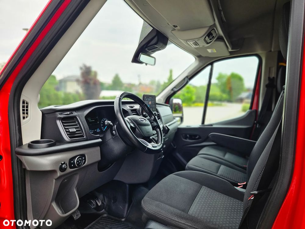 Ford Transit Kombi L2H3 Limited - 27