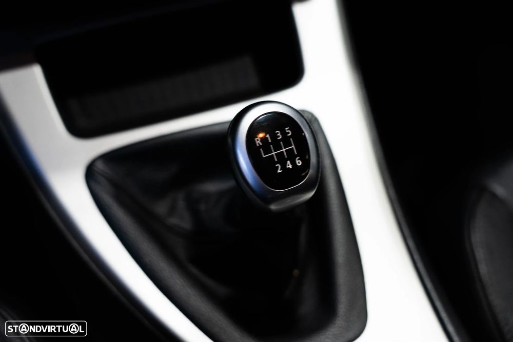 BMW 320 d Navigation - 10