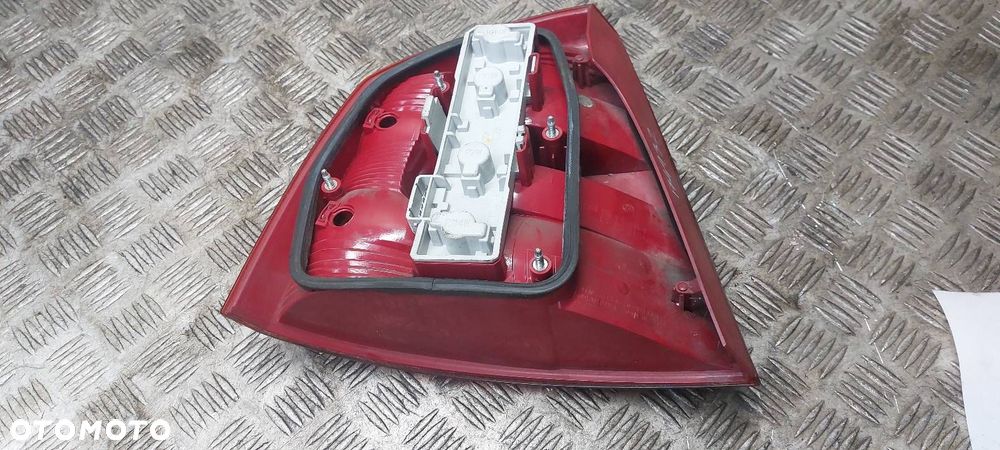 LAMPA PRAWY TYŁ OCTAVIA II LIFTBACK + WKŁAD EUROPA 1Z5945096A - 3