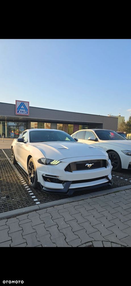 Ford Mustang - 24