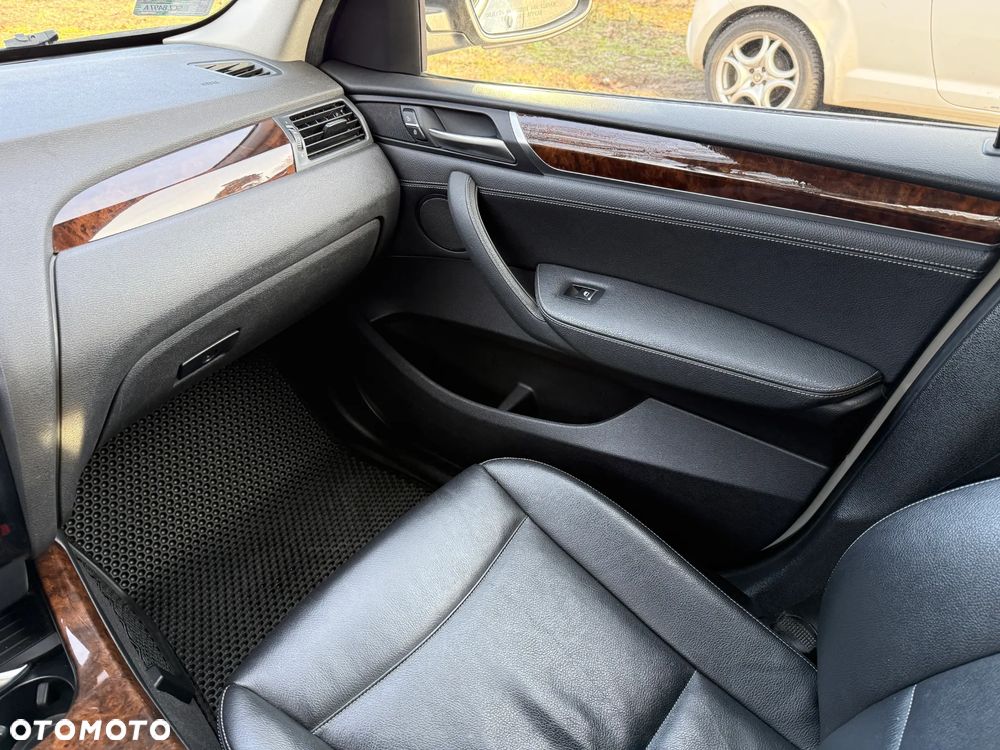 BMW X3 28i xDrive - 24