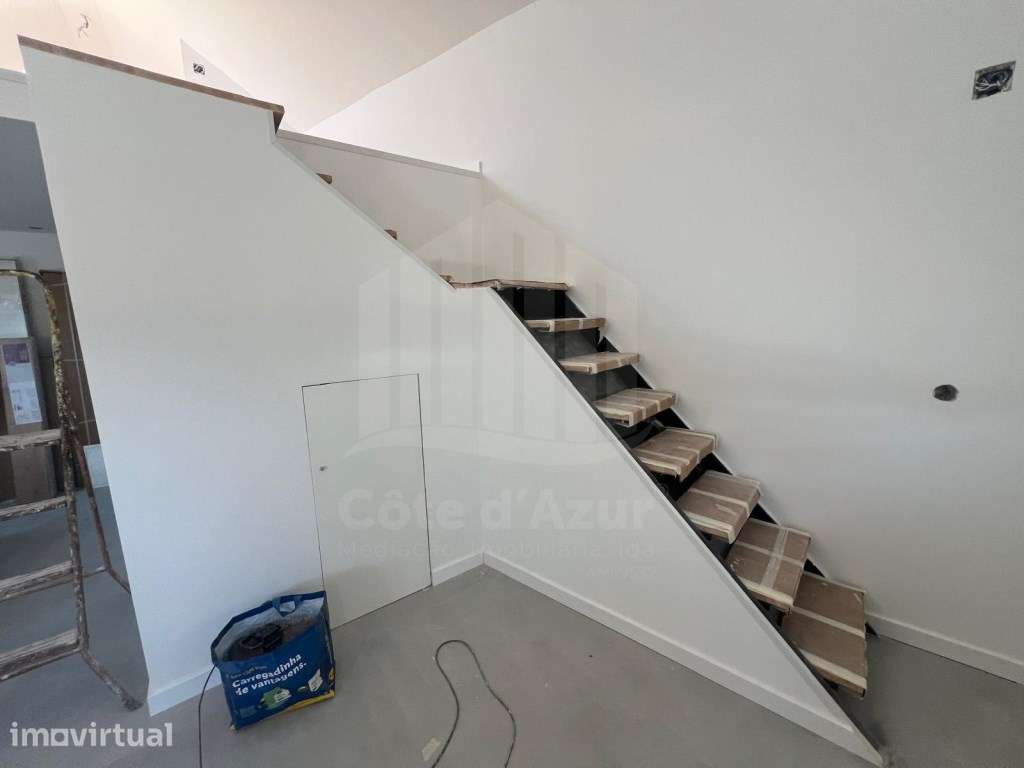 Moradia T2 remodelada em Setúbal - Grande imagem: 3/13