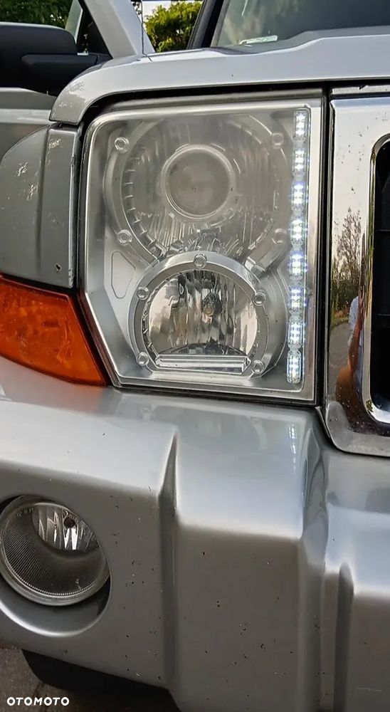 Jeep Commander 5.7 V8 Limited - 30