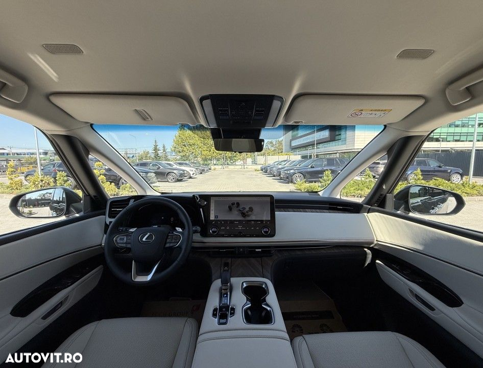 Lexus LM 350h Luxury - 29