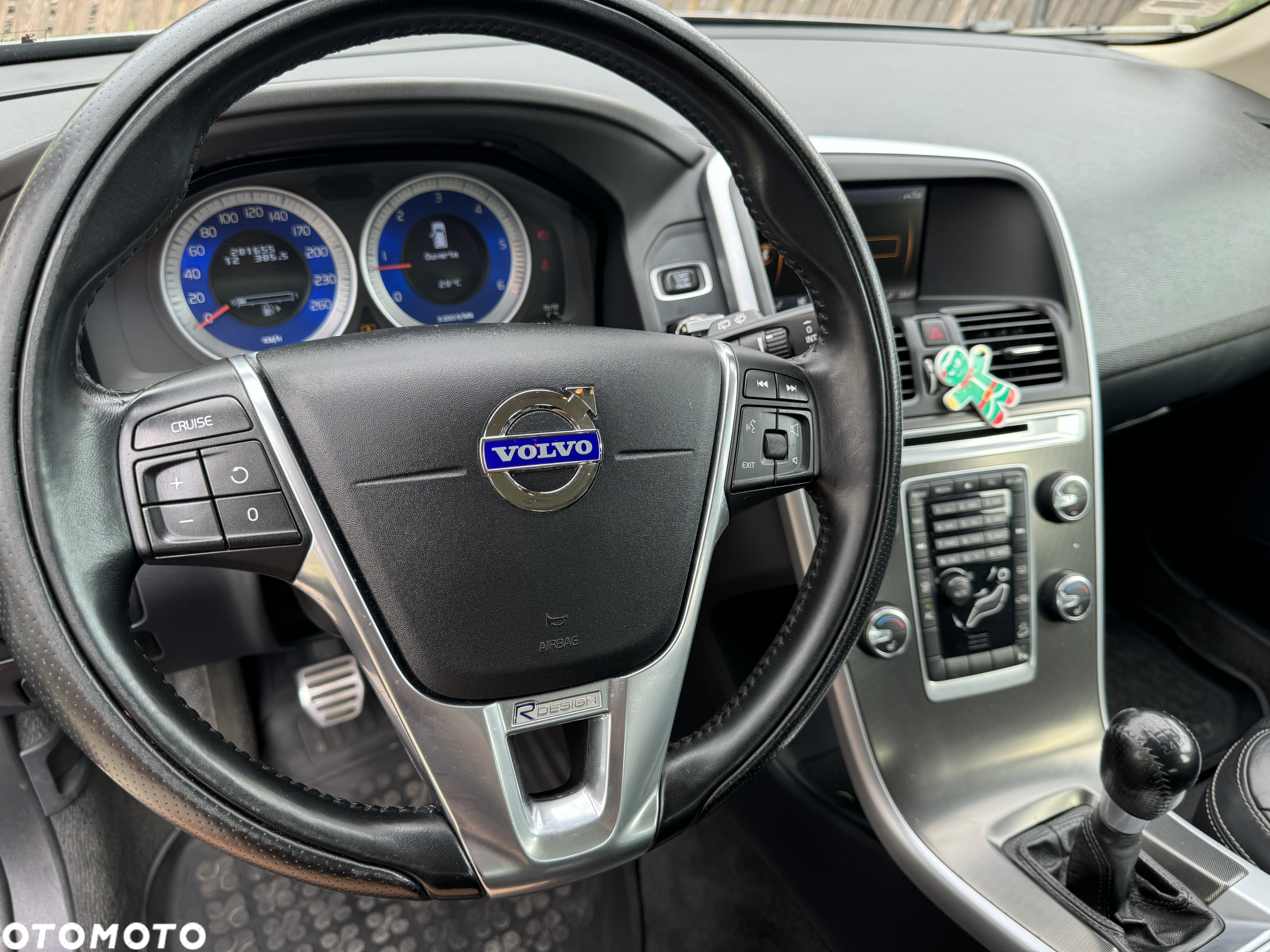 Volvo XC 60 D5 AWD R-Design - 11