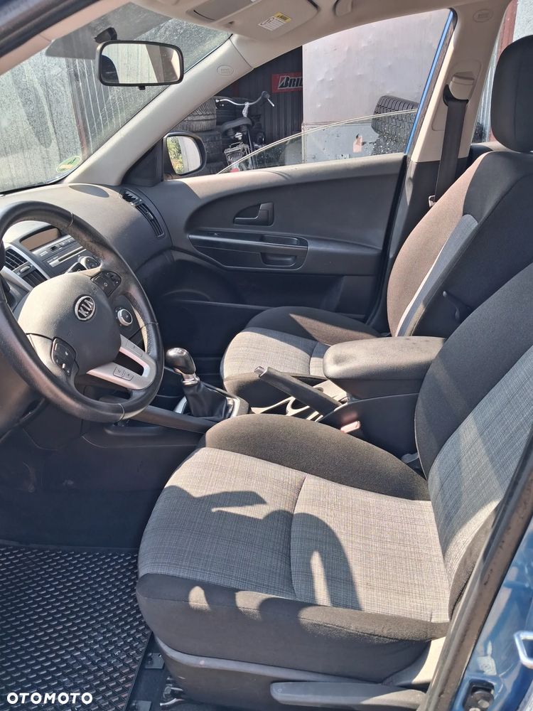 Kia Ceed - 13