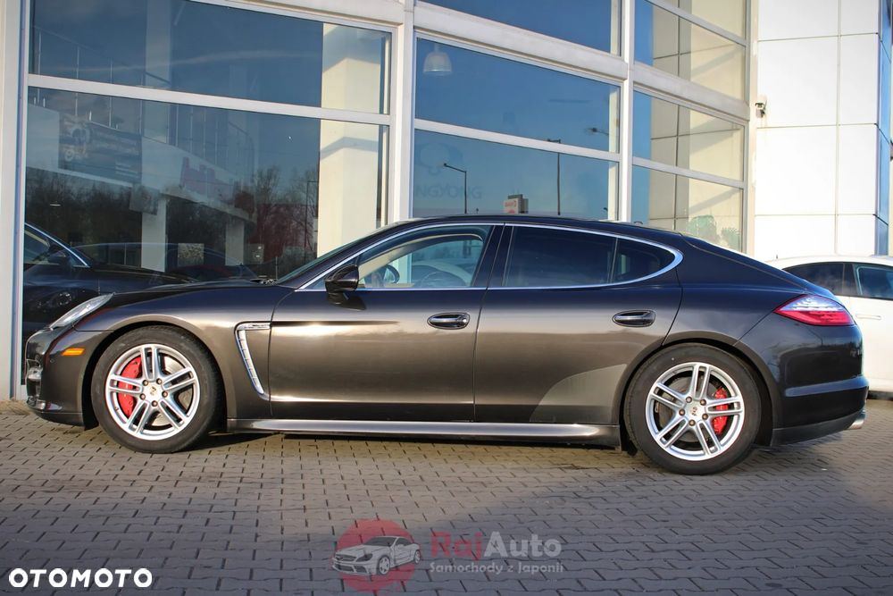 Porsche Panamera Turbo PDK - 10
