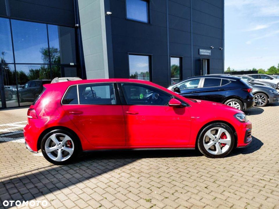 Volkswagen Golf - 5